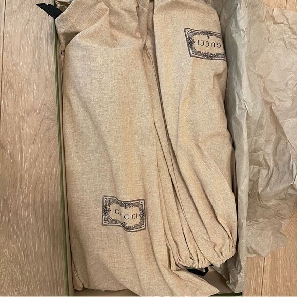 GUCCI
Monogram Jumbo GG Calfskin Interlocking G Anna Boots Camel Ebony - Picture 9 of 9